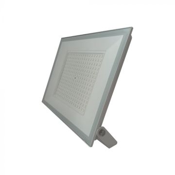 V-TAC 200W Slim LED Floodlight IP65 6500K White – E-Series (16450 lm) with Integrated Driver 23978